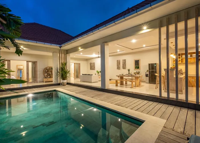 ☆ Villa Larissa ☆ Seminyak 2BR Pool Kuta Petitenget