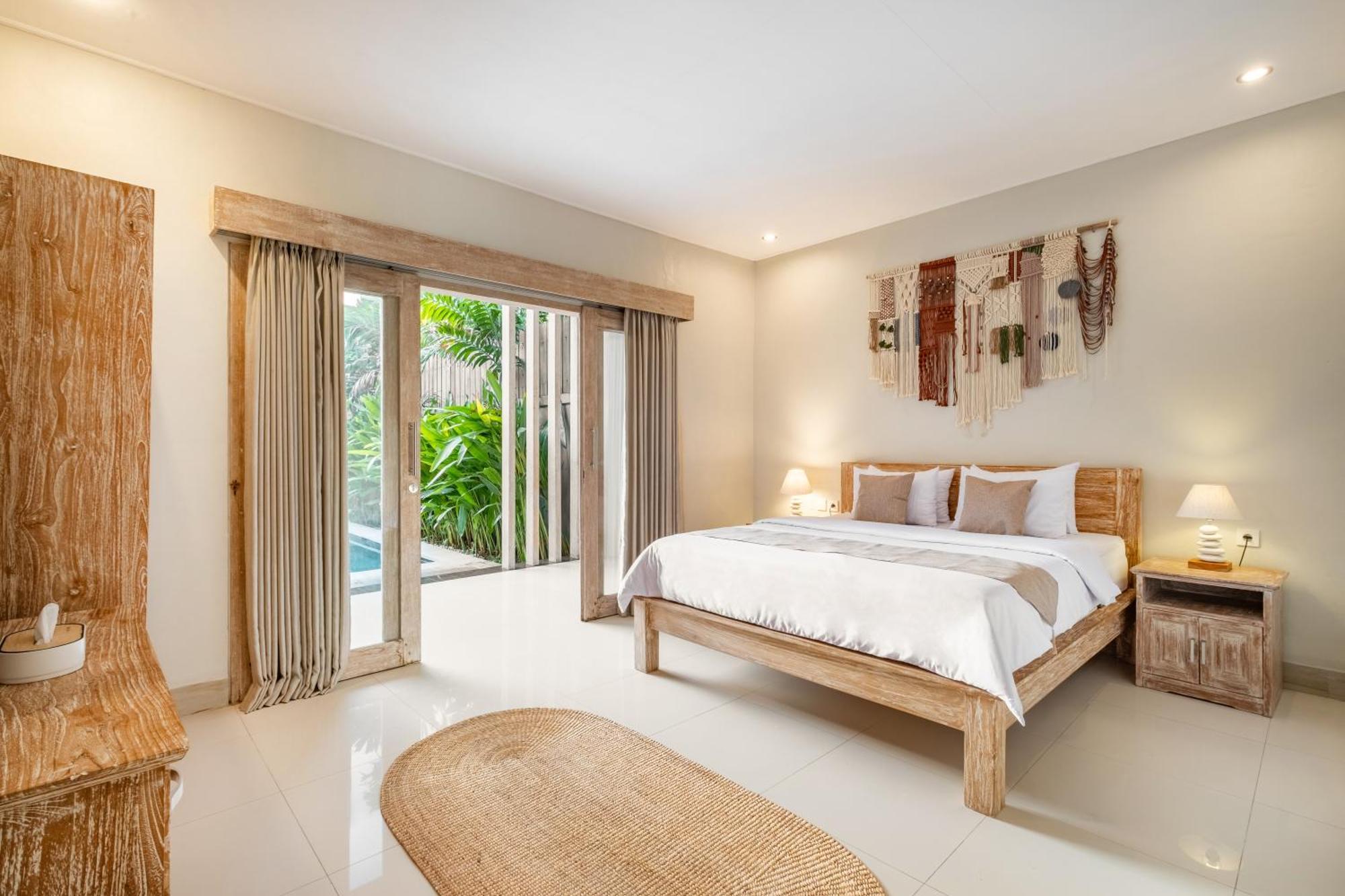 ☆ Larissa ☆ 2br Pool Kuta Petitenget Villa *