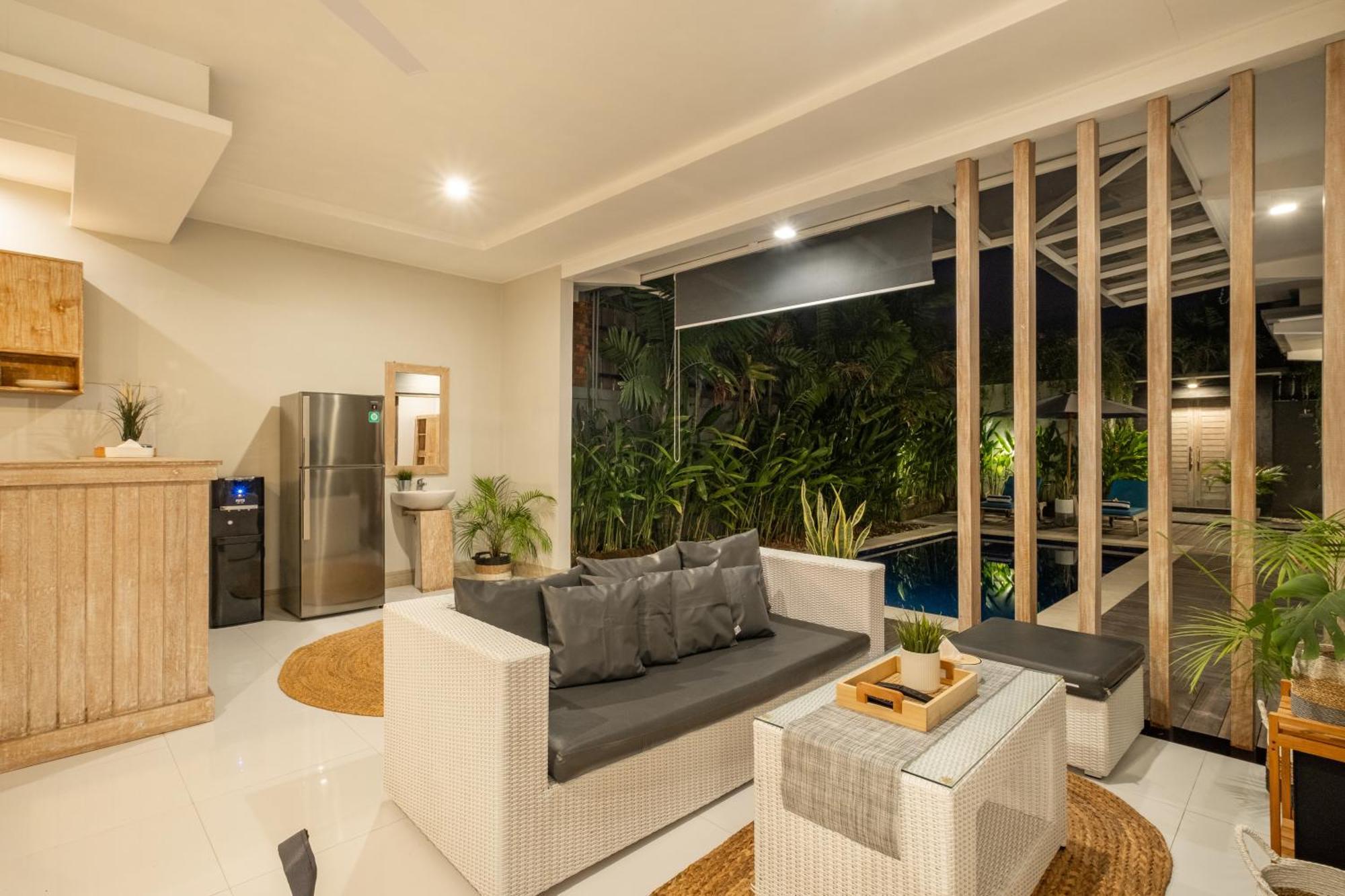 ☆ Larissa ☆ 2br Pool Kuta Petitenget *